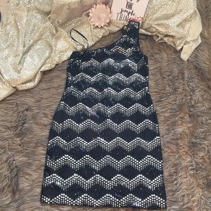 ✨10/5 Wardrobe Goals HP✨Little Black Sequin Dress✨